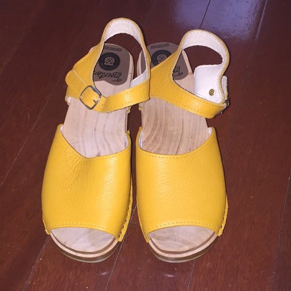 troentorp Shoes - NWOT. Clogs